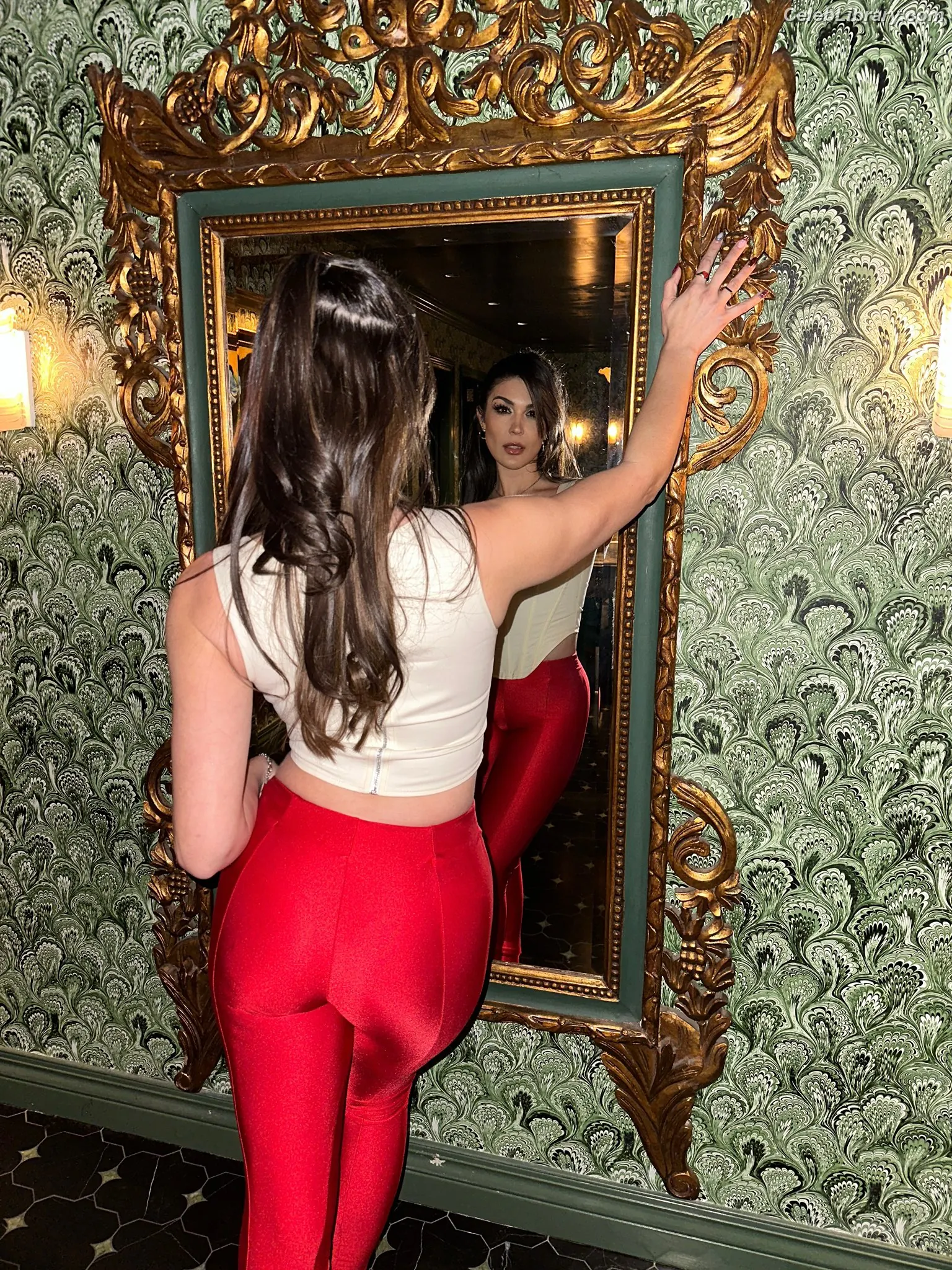 Cathy Kelley photo 2 of 1410