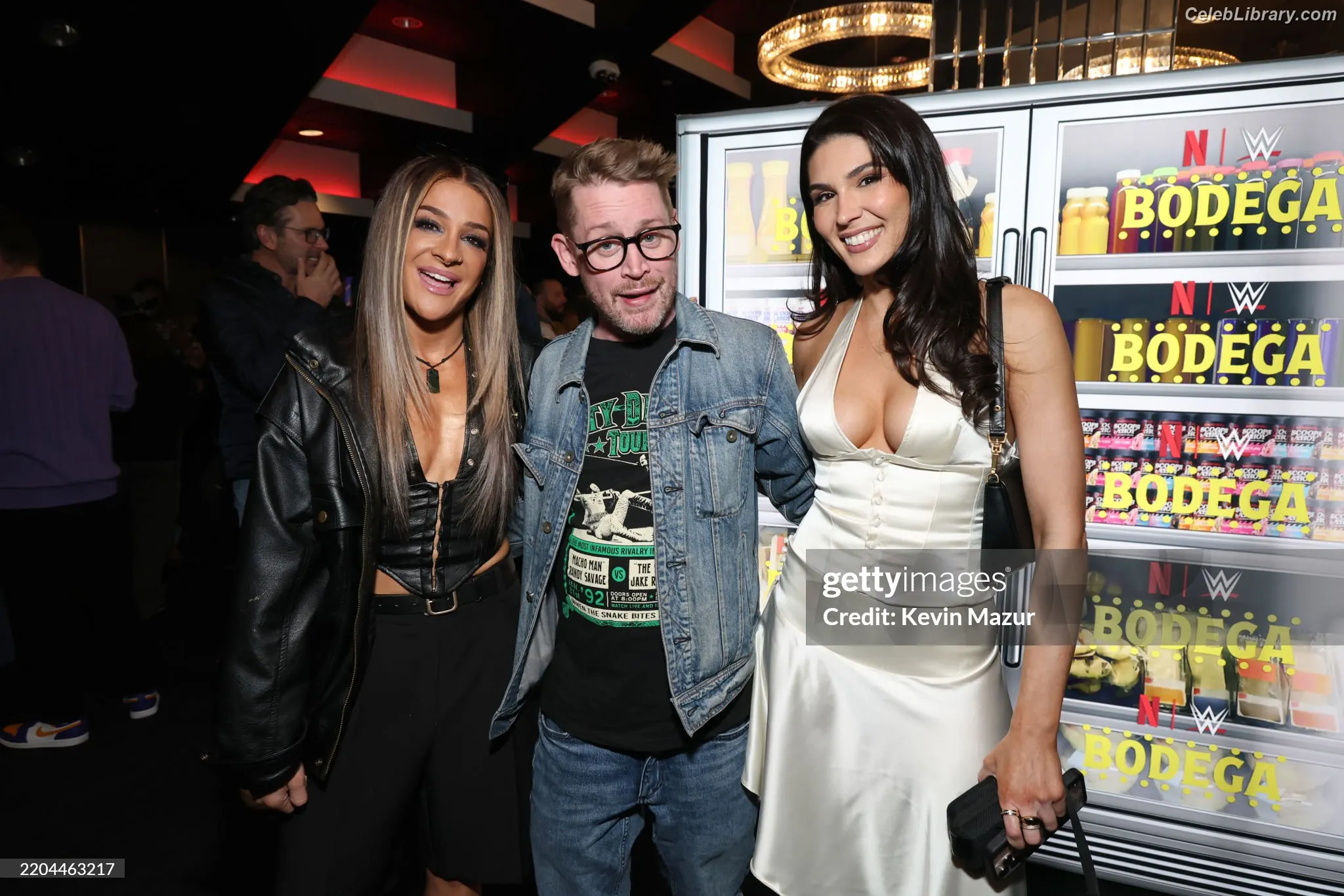 Cathy Kelley photo 4 of 1410