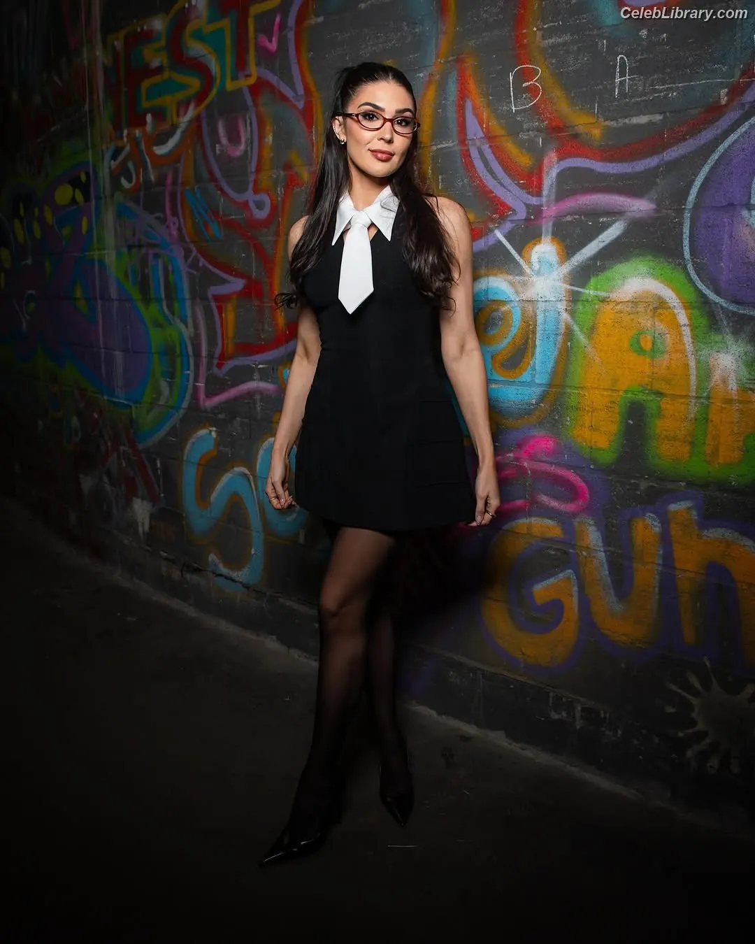Cathy Kelley photo 4 of 1410