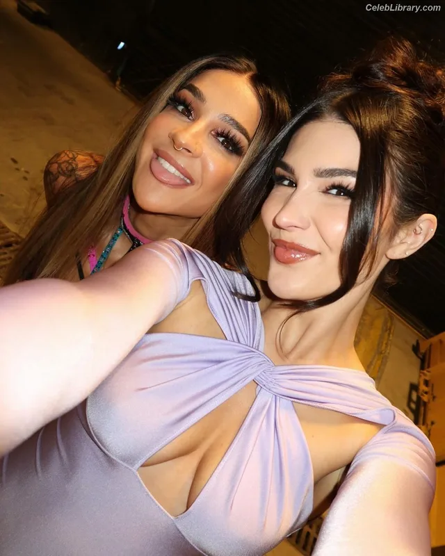 Cathy Kelley photo 10 of 1427