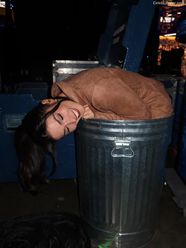 Cathy Kelley photo 12 of 1427