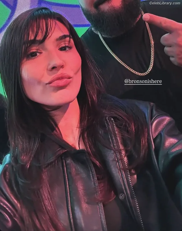 Cathy Kelley photo 20 of 1427