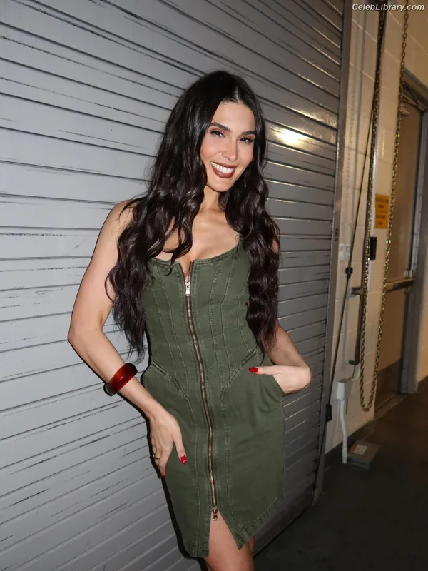 Cathy Kelley photo 12 of 1427