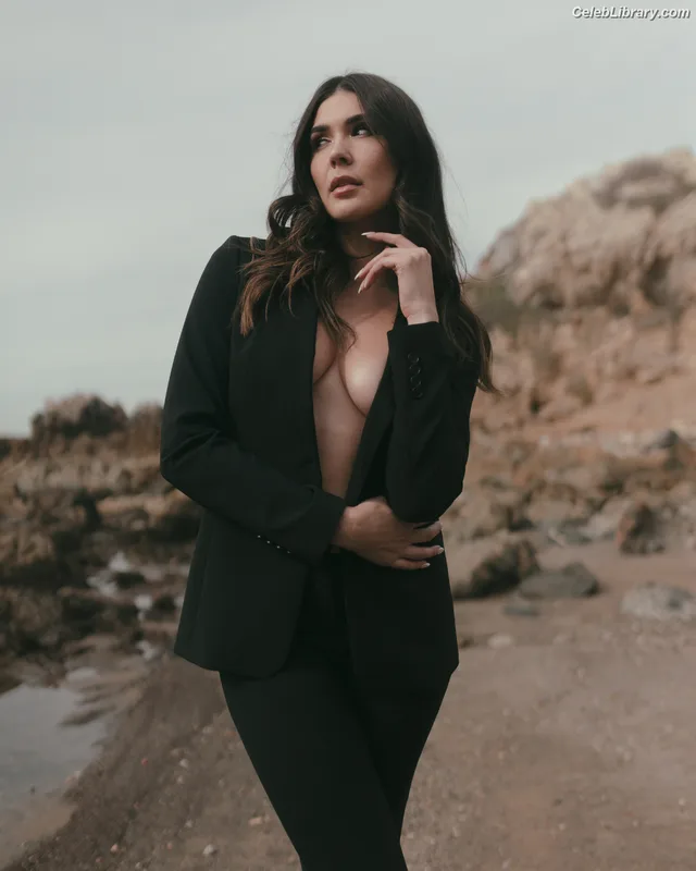 Cathy Kelley photo 3 of 1427