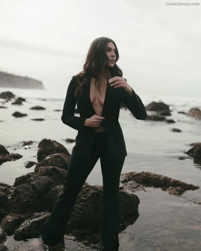 Cathy Kelley photo 8 of 1427