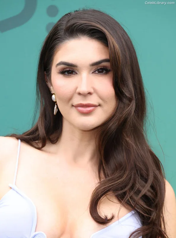 Cathy Kelley photo 13 of 1427