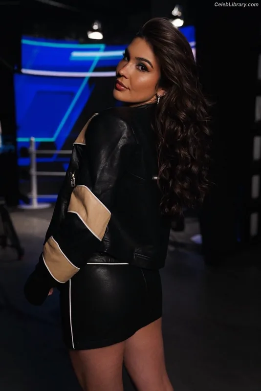 Cathy Kelley photo 11 of 1427