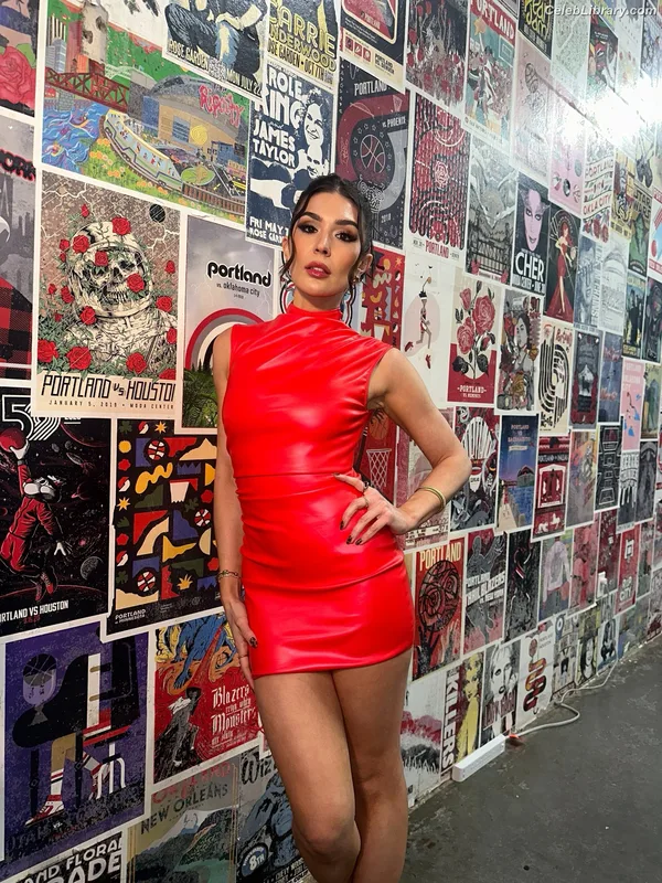 Cathy Kelley photo 23 of 1427