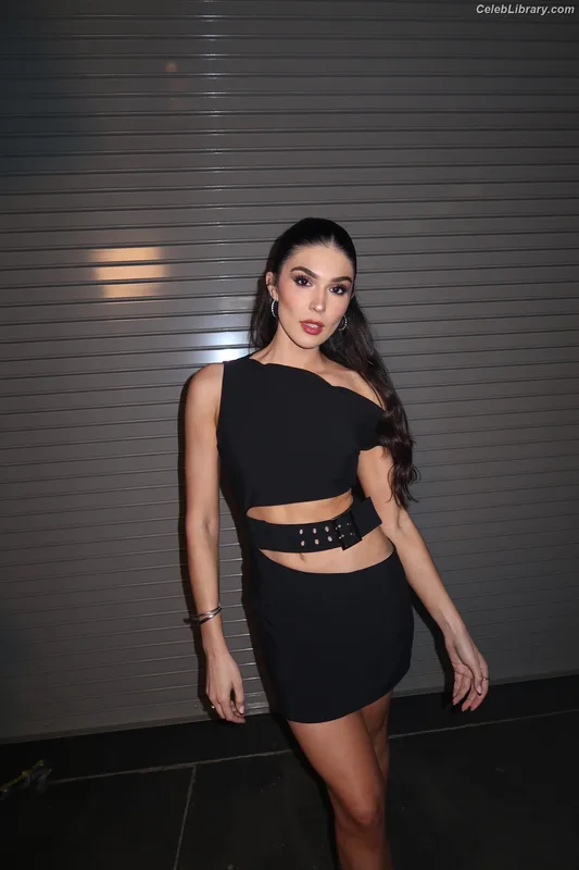 Cathy Kelley photo 7 of 1427