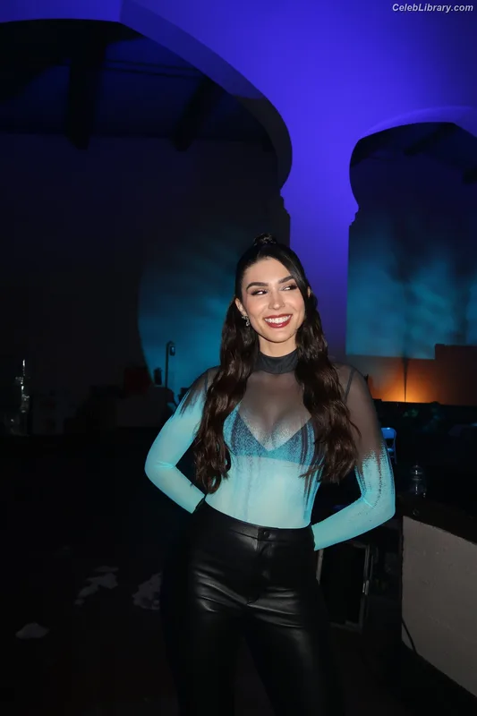 Cathy Kelley photo 10 of 1427