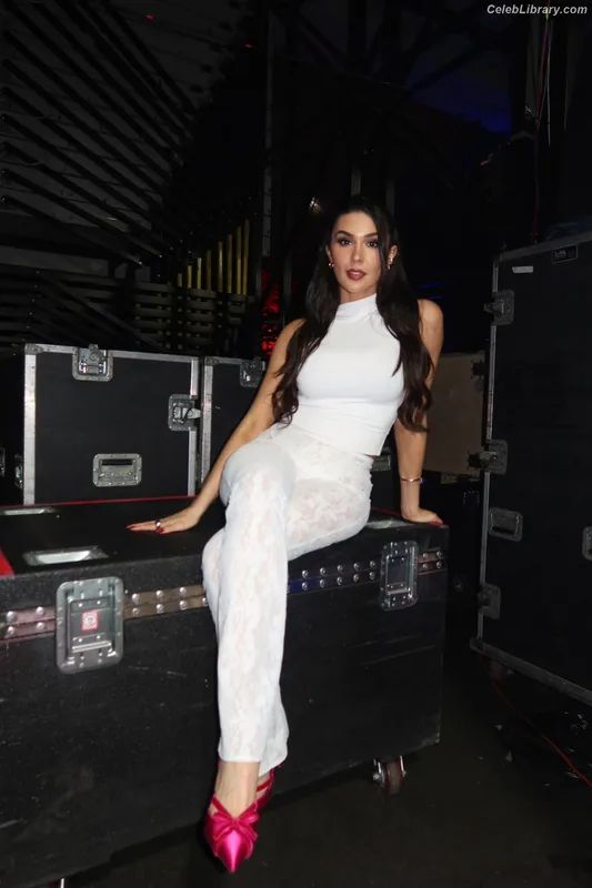 Cathy Kelley photo 9 of 1427