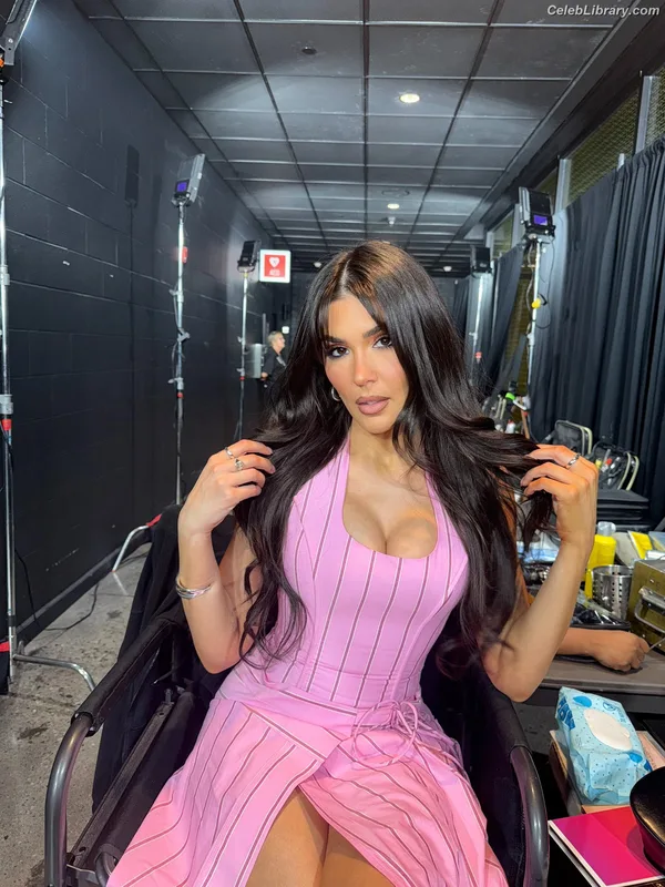Cathy Kelley photo 2 of 1427
