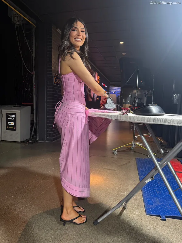 Cathy Kelley photo 4 of 1427