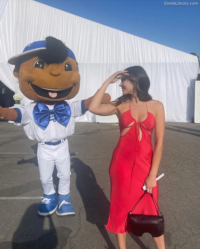 Cathy Kelley photo 1 of 1427
