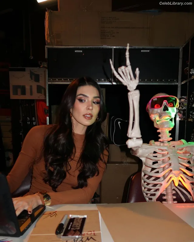 Cathy Kelley photo 22 of 1427
