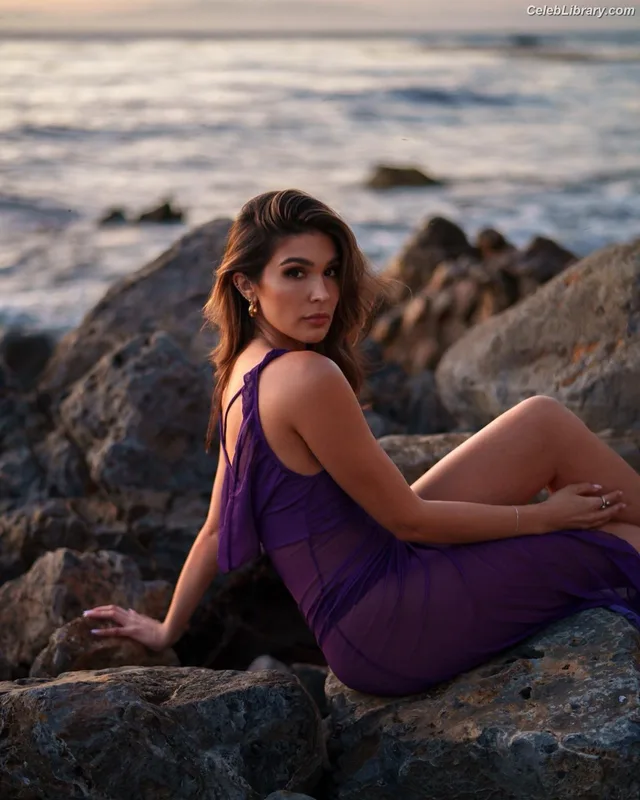Cathy Kelley photo 3 of 1427