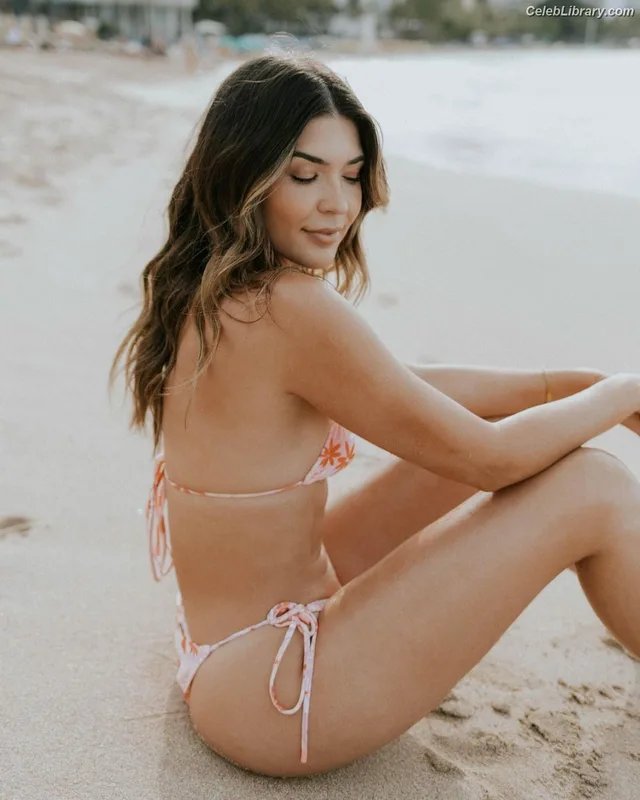 Cathy Kelley photo 14 of 1427