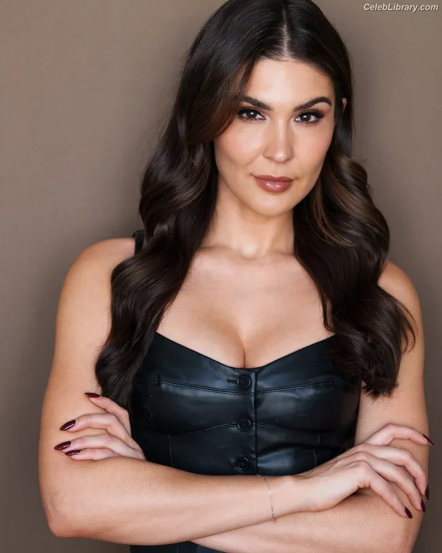 Cathy Kelley photo 21 of 1427
