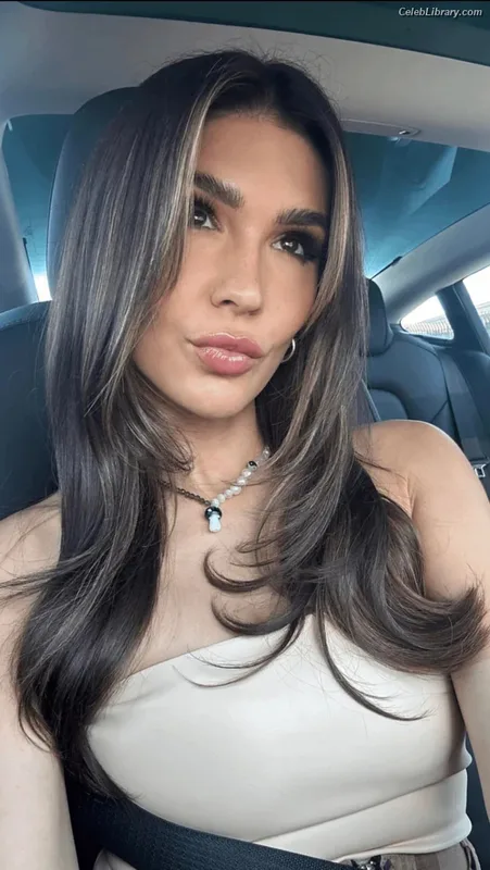 Cathy Kelley photo 13 of 1427