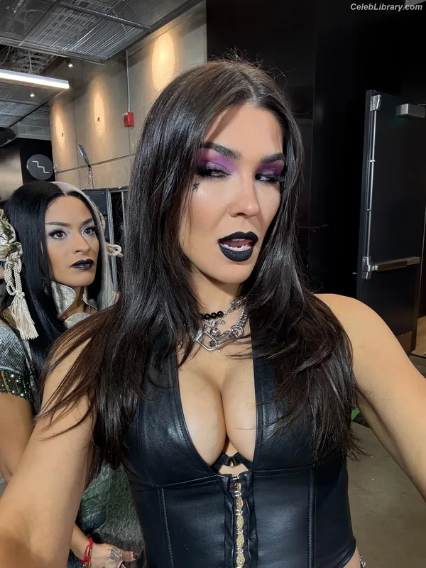 Cathy Kelley photo 13 of 1427