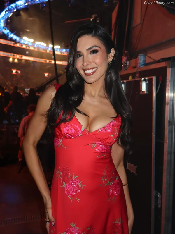 Cathy Kelley photo 14 of 1427