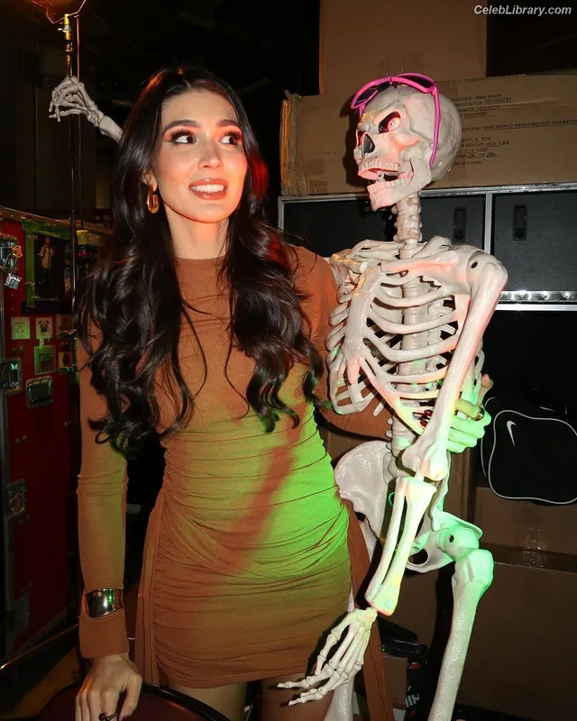 Cathy Kelley photo 1 of 1427