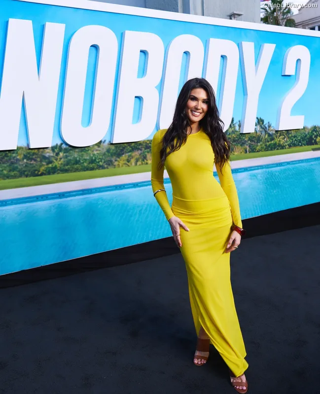Cathy Kelley photo 8 of 1427