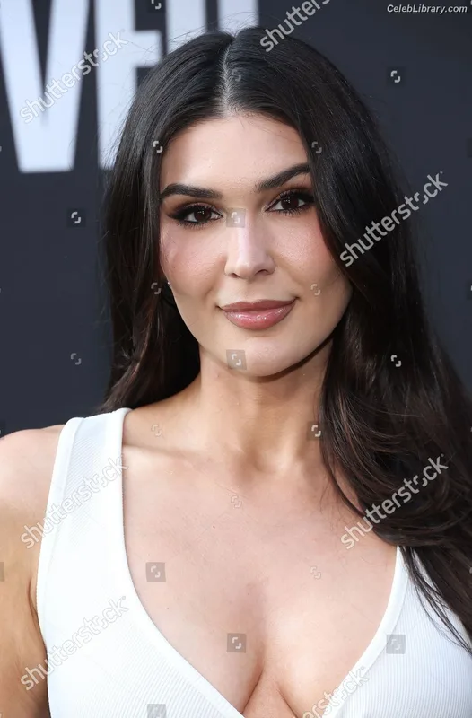 Cathy Kelley photo 24 of 1427