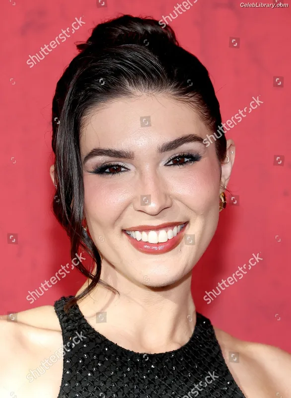Cathy Kelley photo 2 of 1427