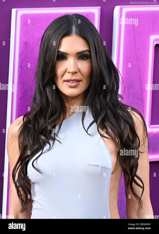 Cathy Kelley photo 5 of 1427