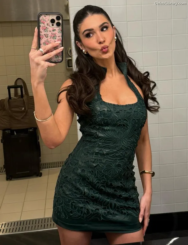 Cathy Kelley photo 14 of 1427