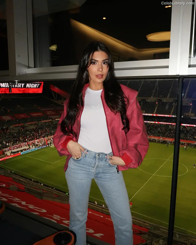 Cathy Kelley photo 24 of 1427