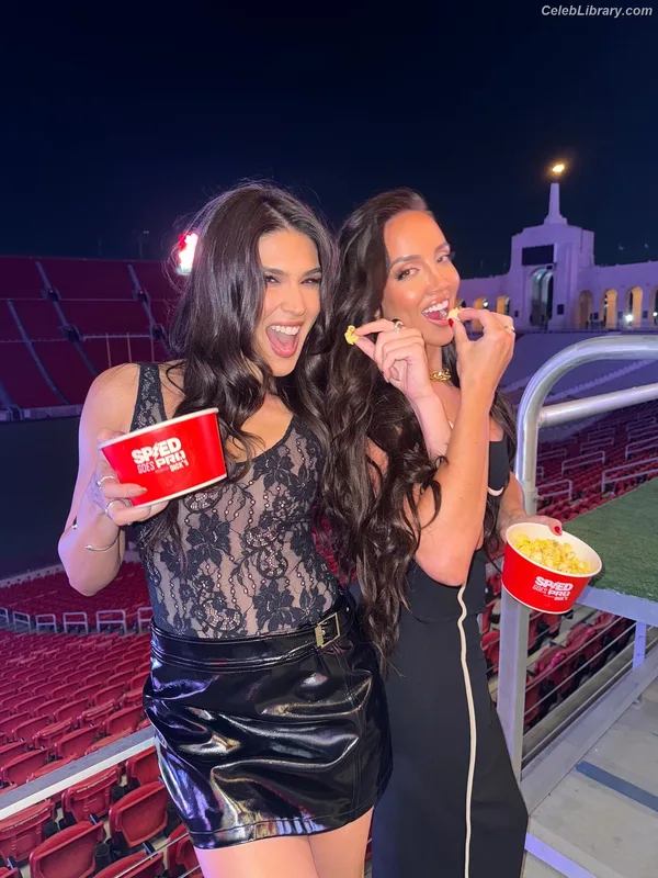 Cathy Kelley photo 11 of 1427