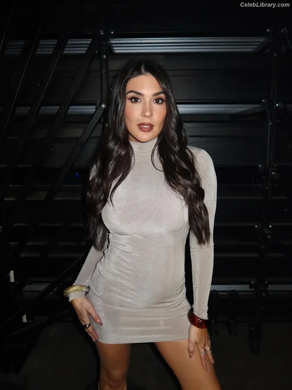 Cathy Kelley photo 16 of 1427