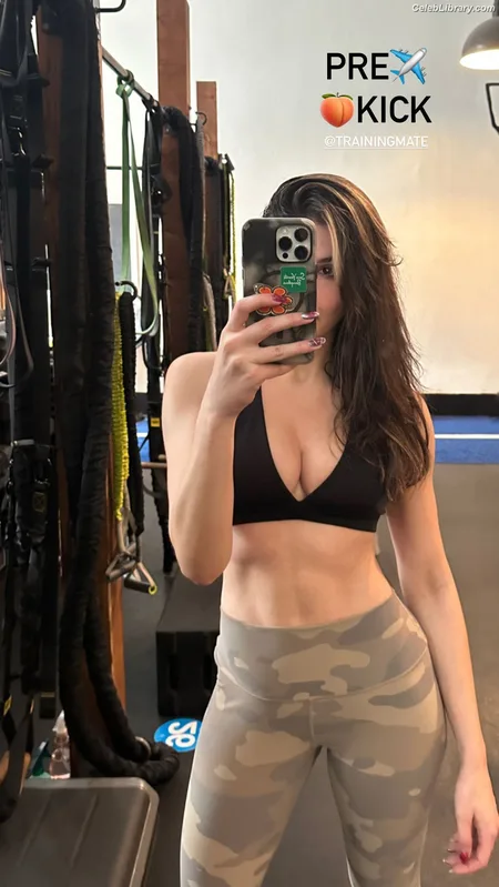 Cathy Kelley photo 13 of 1427