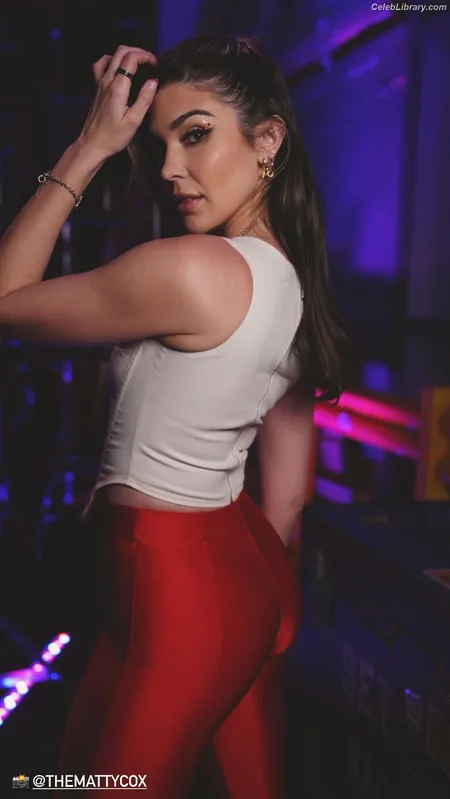 Cathy Kelley photo 14 of 1427