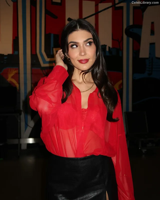 Cathy Kelley photo 19 of 1427