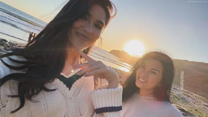 Cathy Kelley photo 4 of 1427
