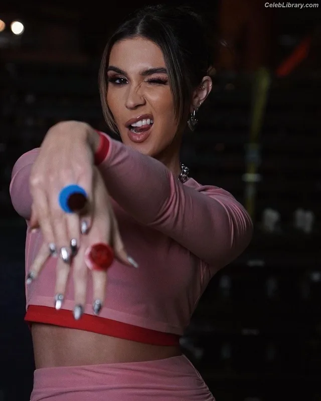 Cathy Kelley photo 20 of 1427