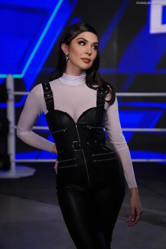 Cathy Kelley photo 4 of 1427