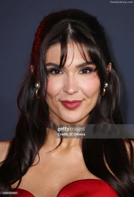 Cathy Kelley photo 4 of 1427