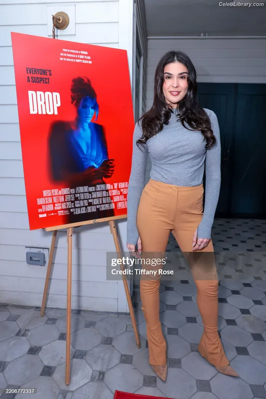 Cathy Kelley photo 10 of 1427