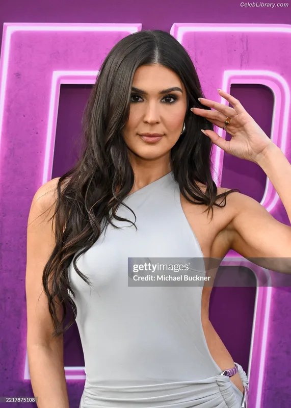 Cathy Kelley photo 18 of 1427