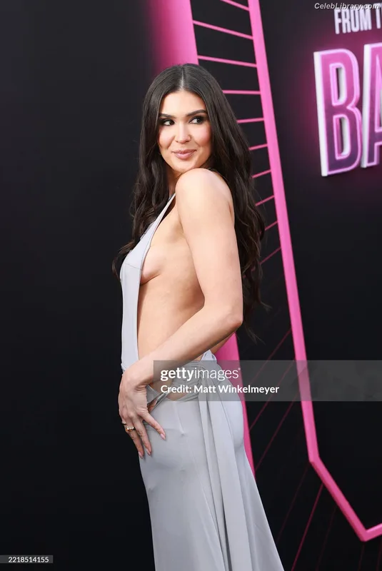 Cathy Kelley photo 19 of 1427
