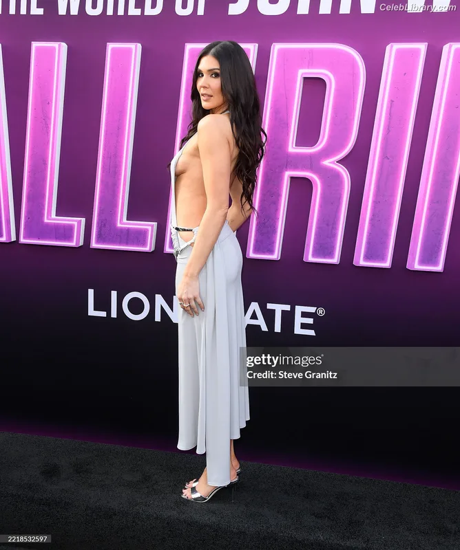 Cathy Kelley photo 24 of 1427