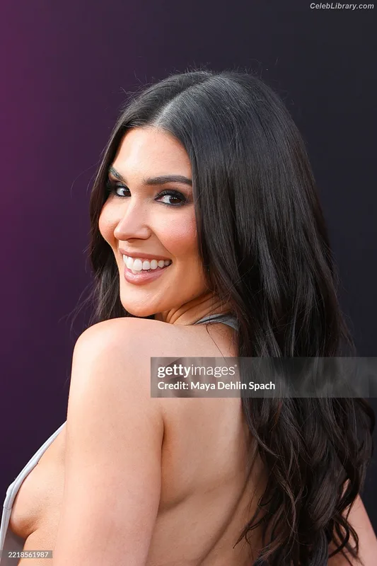 Cathy Kelley photo 3 of 1427