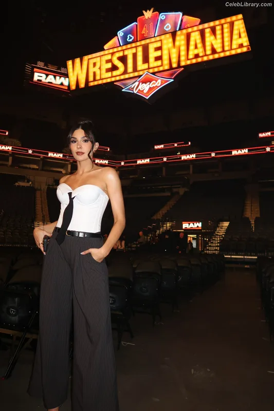 Cathy Kelley photo 9 of 1427