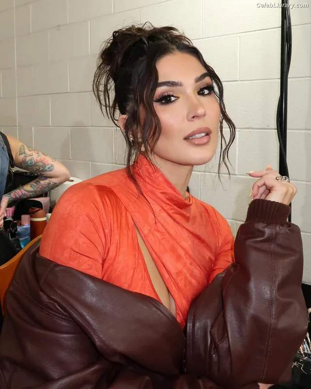 Cathy Kelley photo 9 of 1427
