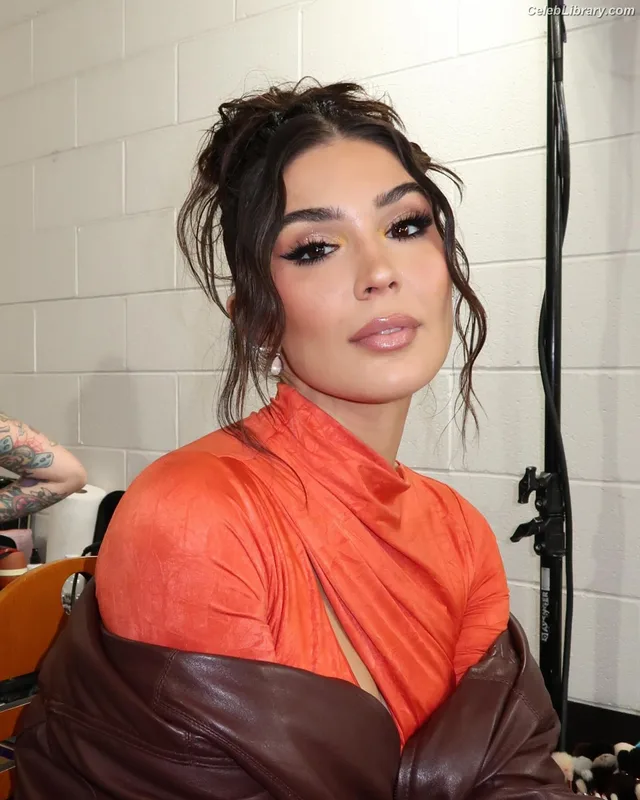 Cathy Kelley photo 10 of 1427