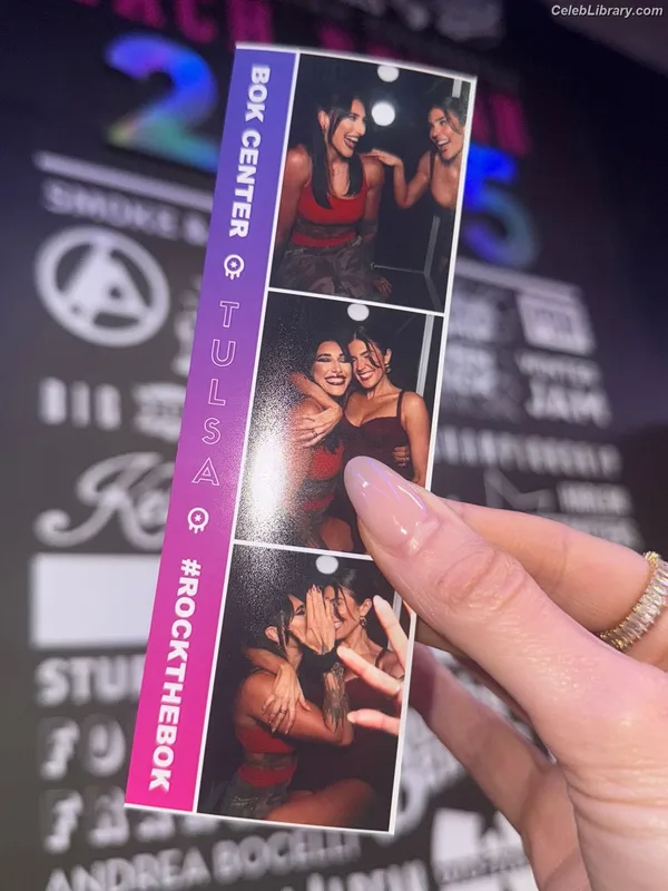 Cathy Kelley photo 18 of 1427